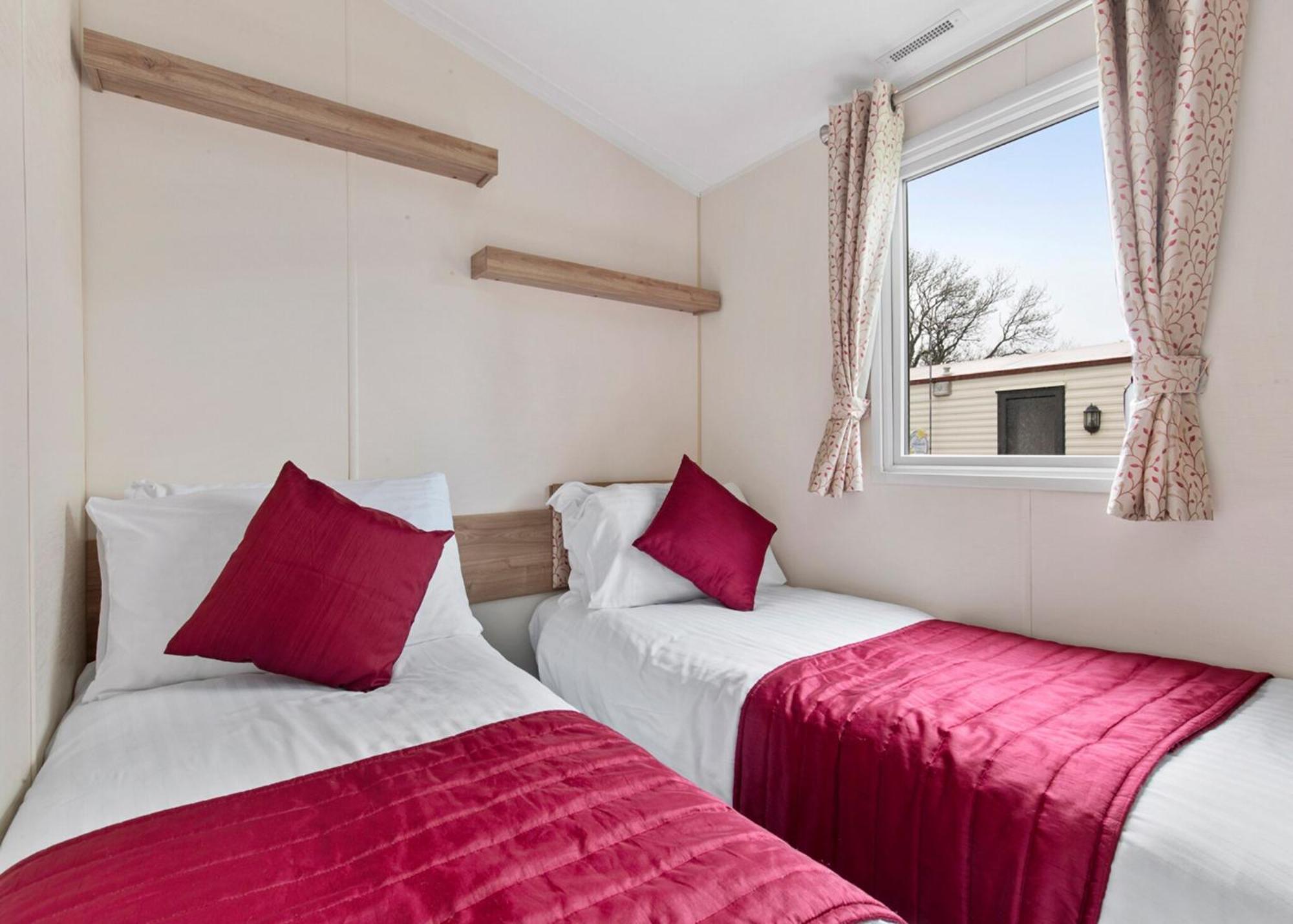 Noble Court Holiday Park Narberth Szoba fotó