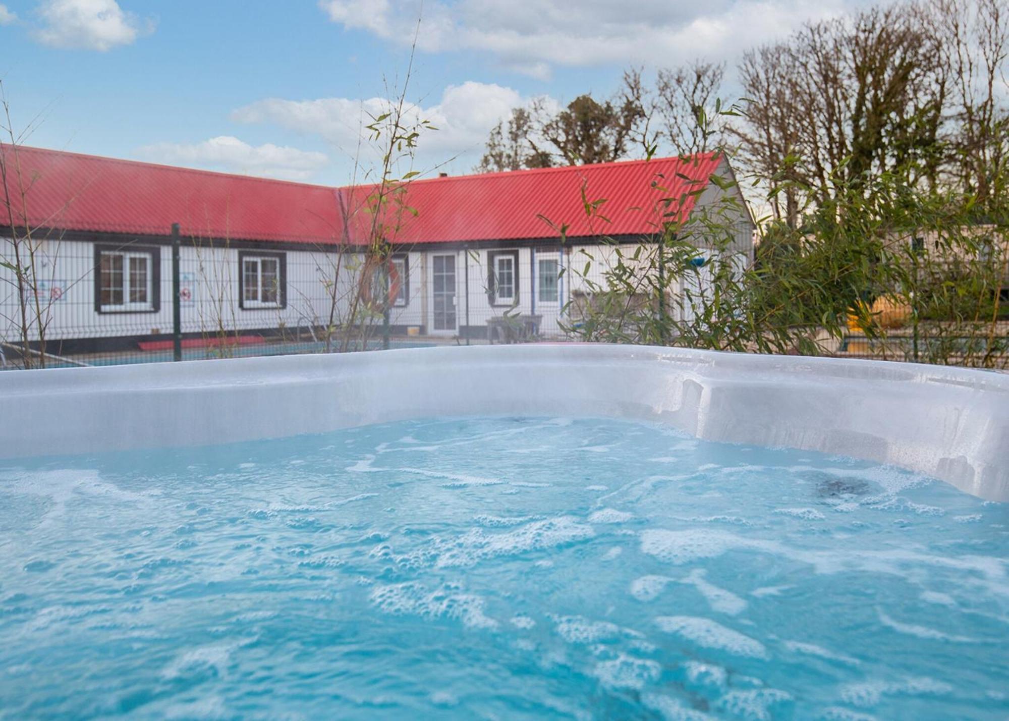Noble Court Holiday Park Narberth Szoba fotó